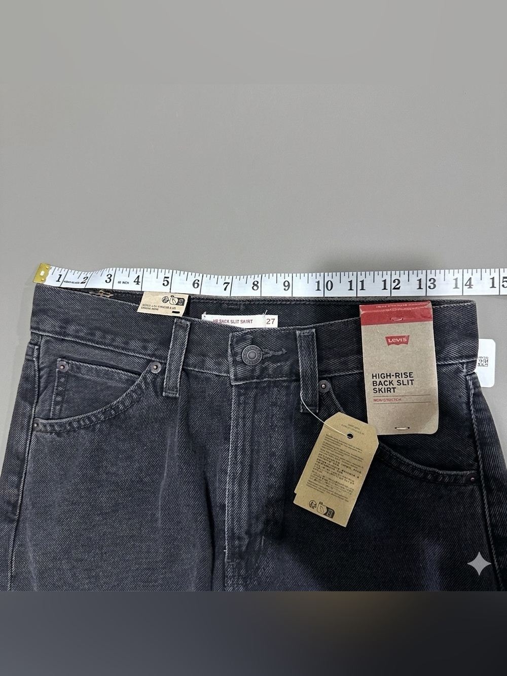 NWT Levi's Faded Black High-Rise Back Slit Denim Midi Skirt - Size 27 - Picture 3 of 4
